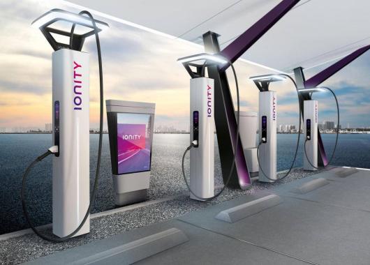 天山深谷|中國新能源汽車充電樁全覆蓋！